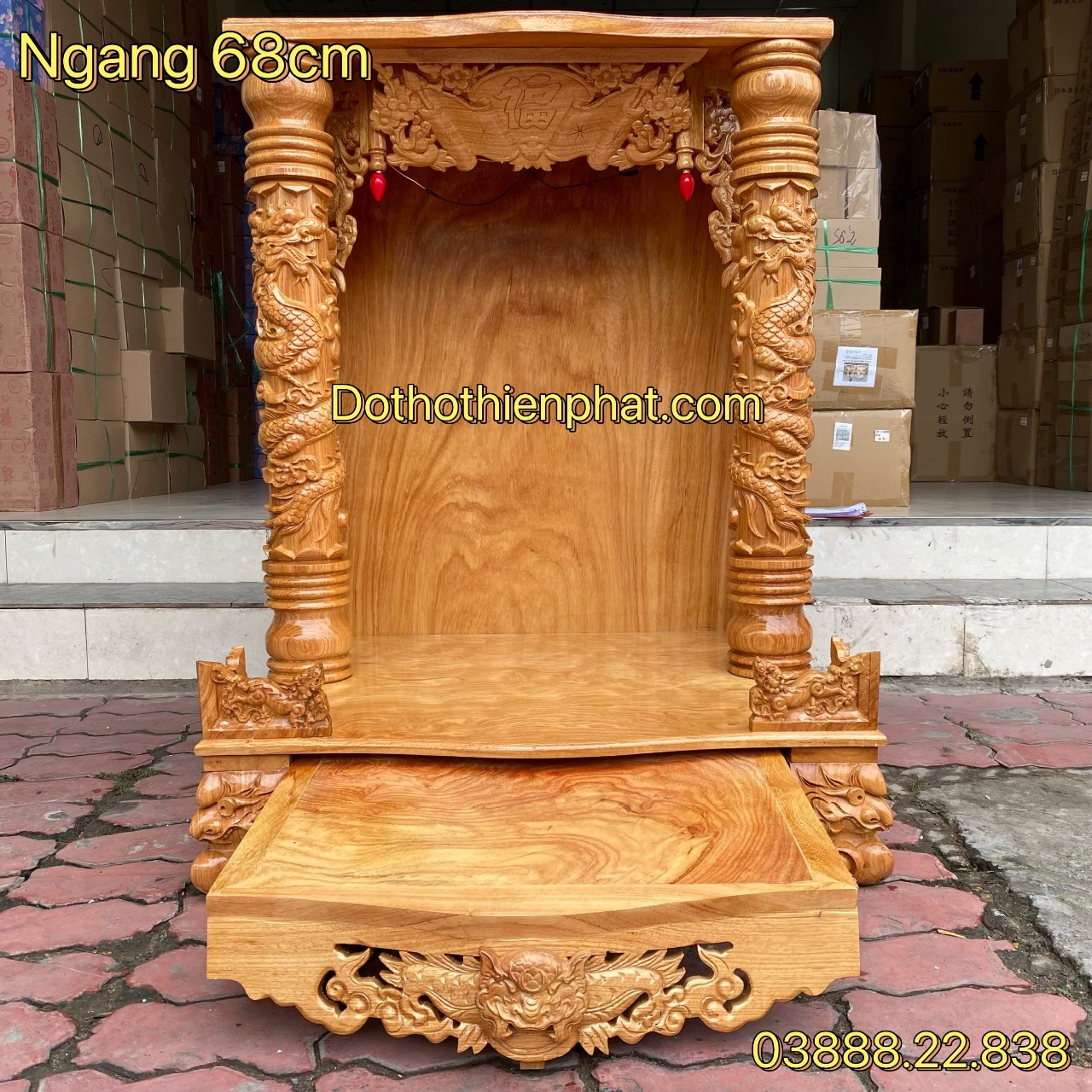 Bàn thờ Nhất Tâm gỗ Gõ đỏ Thần Tài được thiết kế đẹp mắt và trang trọng cho năm
